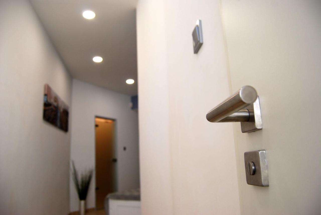 Luxurious Apartment With Balconies In Downtown Bp Budapest Exteriör bild