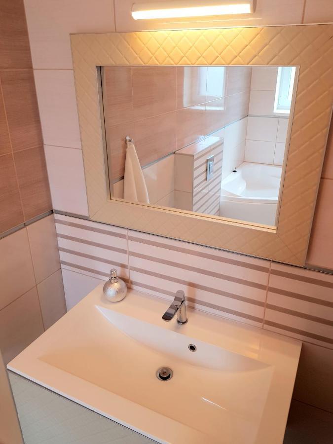 Luxurious Apartment With Balconies In Downtown Bp Budapest Exteriör bild